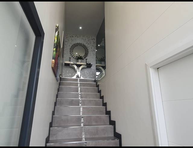 2 BEDROOM APARTMENT FOR SALE IN PALM LAKES ESTATE